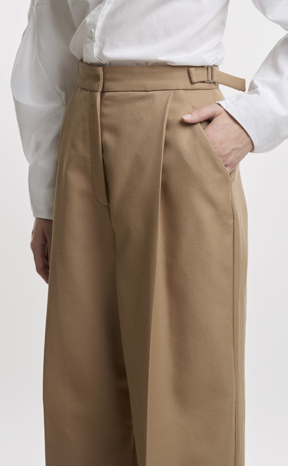PLEATED TAILORED TROUSERS CAMEL