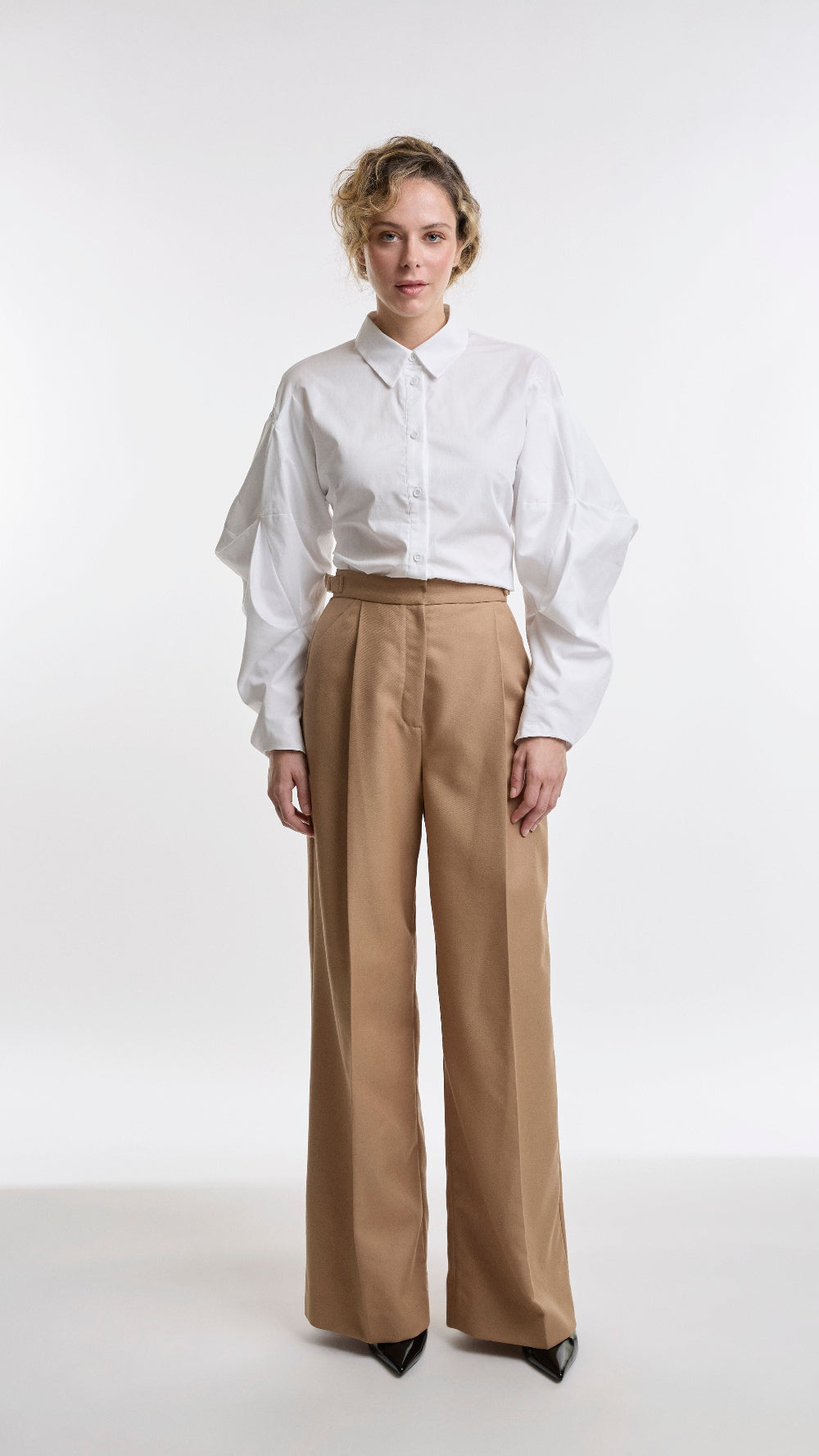 PLEATED TAILORED TROUSERS CAMEL