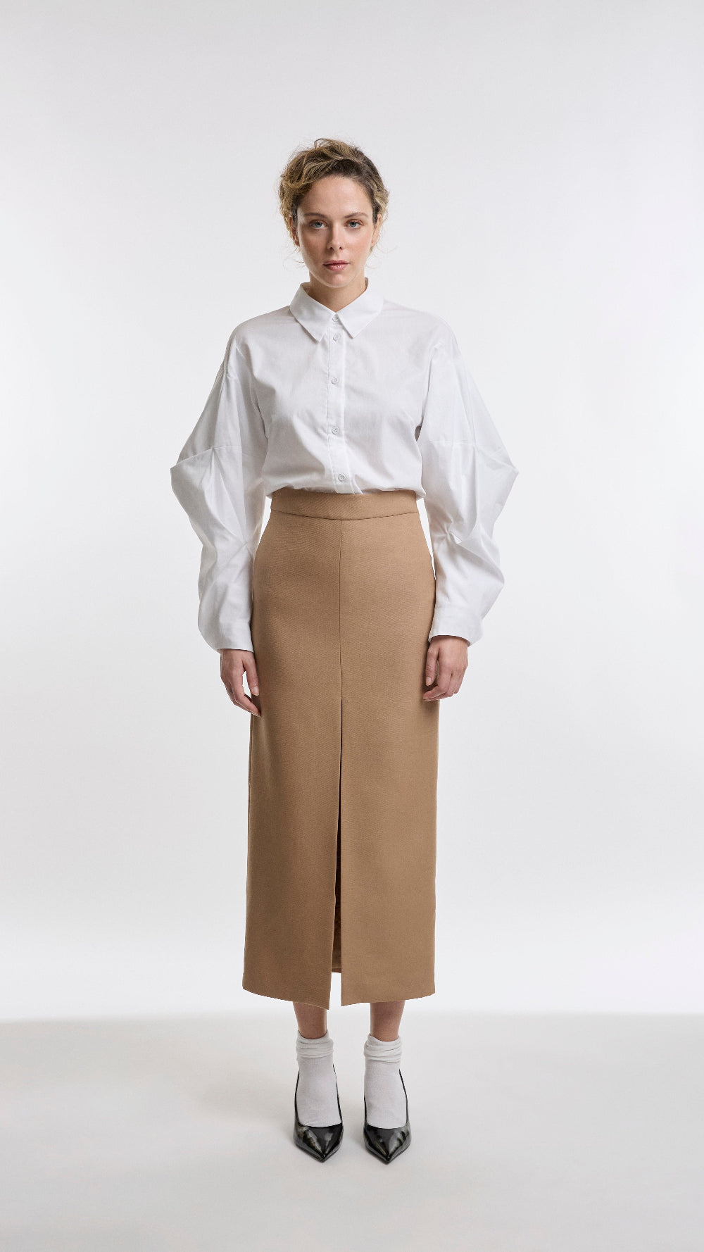 FRONT-SPLIT CAMEL SKIRT