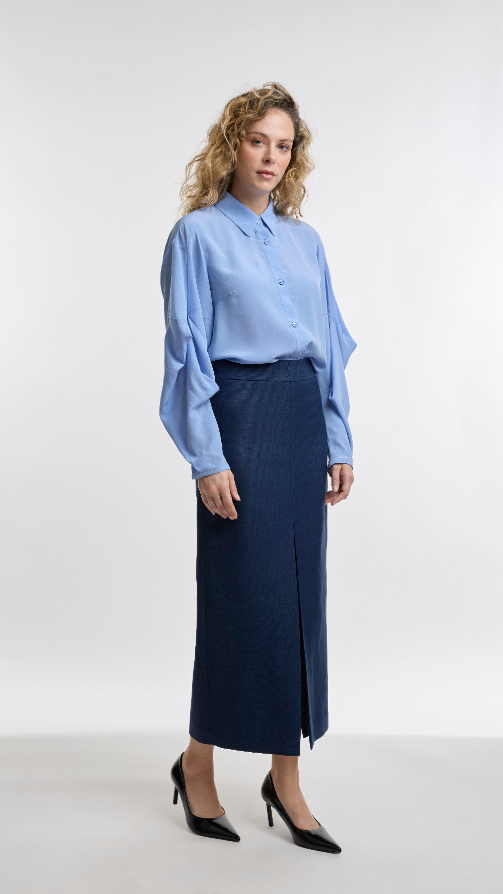 FRONT SPLIT NAVY SKIRT