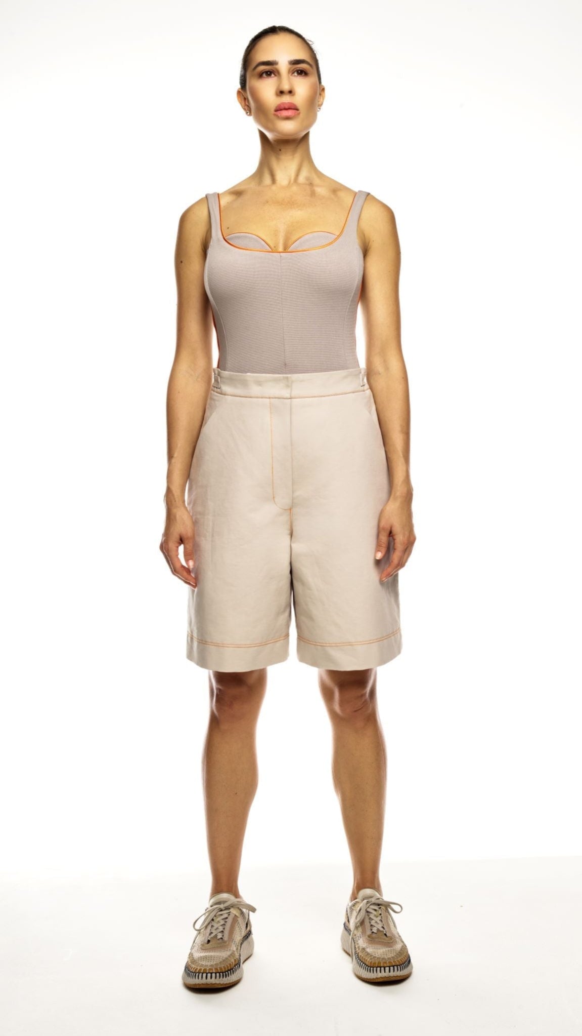 COTTON SHORTS WITH BEIGE TOPSTITCHING